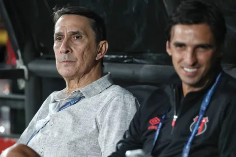 Alexandre Guimaraes fue buscado en este mercado.