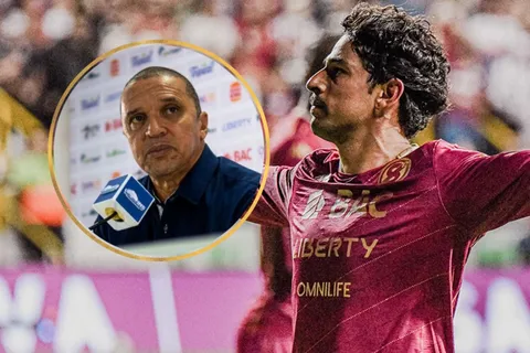 Oficial: Ariel Rodríguez firmó su renovación y Saprissa revela los detalles del contrato que generó tensión con Erick Lonnis