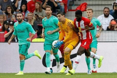Courtois sumó puntos en competencia ante Keylor, coincide prensa española