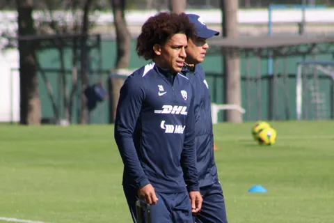 Se confirma el motivo por el que Adalberto Carrasquilla no debutó con Pumas