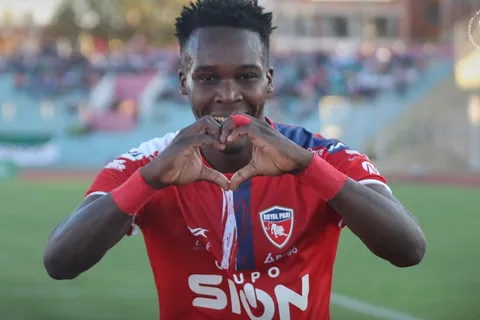 Rubilio Castillo anota otro gol en Bolivia
