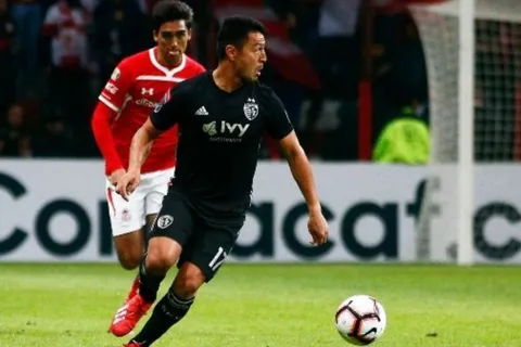 Roger Espinoza, entre los mejores de Concacaf