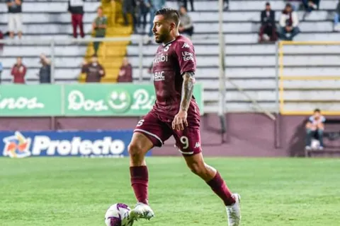 David Ramírez que da fuera de combate por lo que resta del torneo
