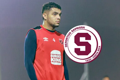 Guillermo Villalobos en Alajuelense.