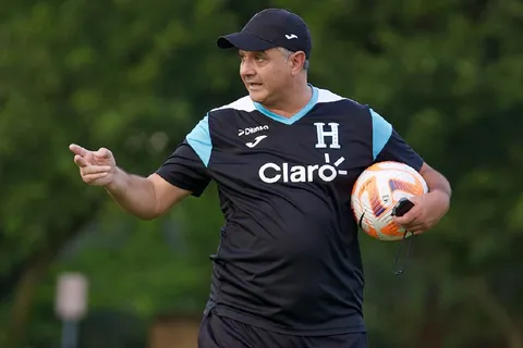 A Diego Vásquez le ilusiona ganar el partido ante México