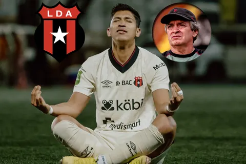 Ángel Zaldívar reconoce lo que pocos en Alajuelense se animan tras la derrota en el clásico contra Saprissa: “Perder el rumbo"