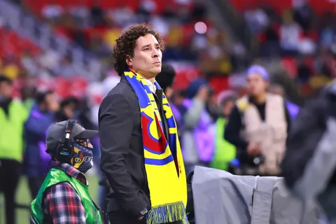 América homenajeó a Guillermo Ochoa con un tifo y su nombre en un acceso del Estadio Banorte