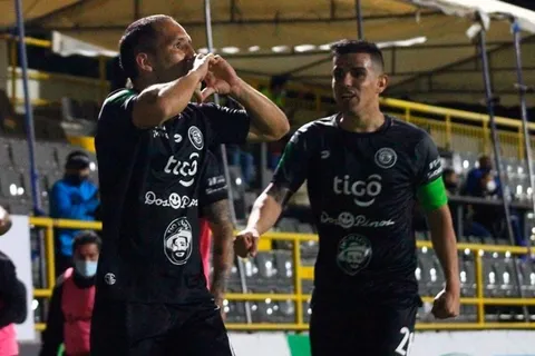 Sporting FC permanece en Primera División y manda a Limón al descenso
