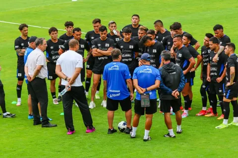 El Salvador no se clasificó al Mundial 2026 y una figura anunció su retiro.