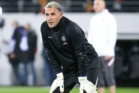 Keylor Navas se recupera y vuelve a entrenar con el PSG