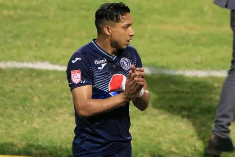 Emilio Izaguirre no renueva y otro club de Honduras se lo quiere robar