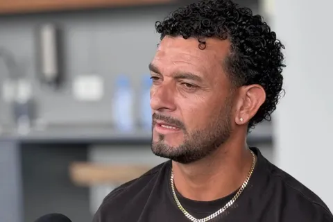La camiseta menos pensada: Michael Barrantes manda el mensaje que sorprende sobre su futuro