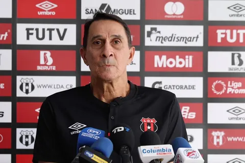 Problemas para Guimaraes: uno de los refuerzos que trajo se quiere ir de Alajuelense