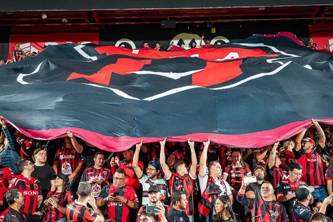 Alajuelense confirma una salida que golpea de lleno al corazón de la afición
