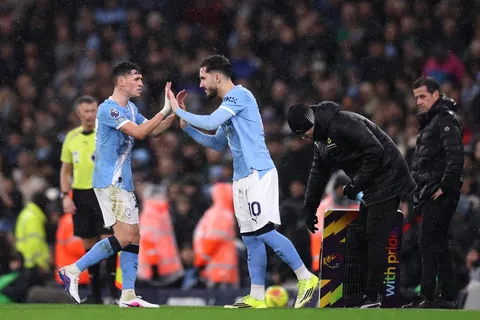 Manchester City vuelve a quedar bajo la lupa: gastó 526,2 millones de euros mientras siguen pendientes las sanciones por los 115 cargos