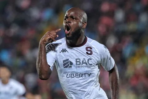 Javon East con Deportivo Saprissa.