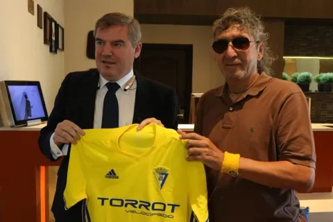 Presidente del Cádiz confirmó el comienzo de proyectos de fútbol en El Salvador
