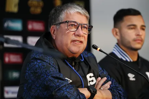 ¡Más problemas en El Salvador! El Bolillo Gómez suma a otro lesionado a pocos días de jugar la Eliminatoria