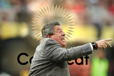 Miguel Herrera golpeado por la Concacaf.