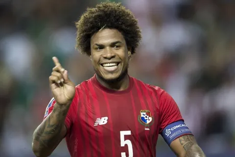 Román Torres se cortó la melena e hizo estallar las redes sociales