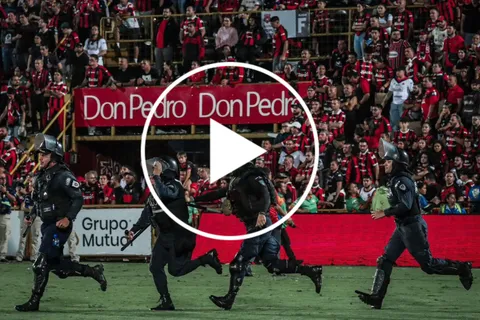 Batalla campal y destrozos: las salvajes escenas que provocó Alajuelense tras el título de Herediano en el Morera Soto