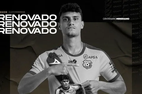 Yeltsin Tejeda renueva su contrato con Herediano