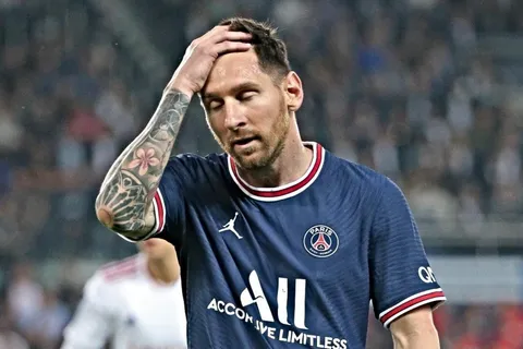 Lionel Messi está lesionado y será baja para el próximo encuentro del PSG
