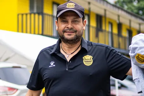 Jeaustin Campos define el problema que tiene la Liga de Honduras y que le preocupa
