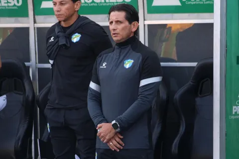 No encuentra paz: Ronald González con un inconveniente inesperado en Comunicaciones
