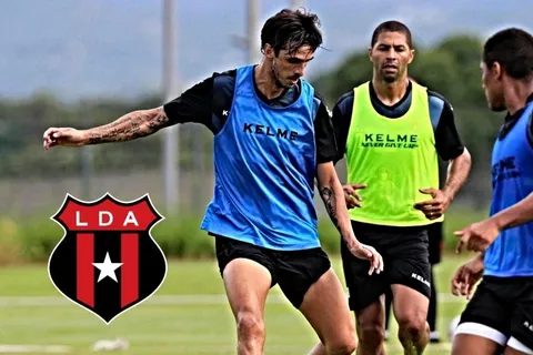 Bryan Ruiz-Álvaro Saborío, la dupla que ha generado poco ruido en Alajuelense