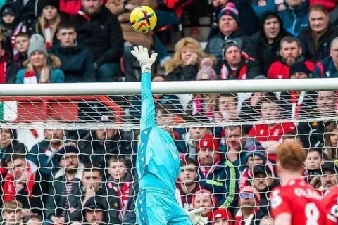 Keylor Navas no pudo evitar una nueva derrota del Nottingham Forest en Premier [VIDEO]