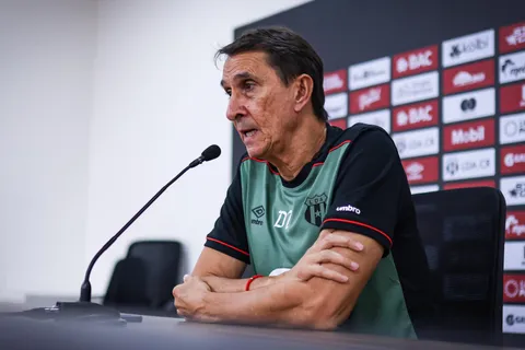 El ídolo que quiere volver: Guimaraes recibe un importante mensaje cuando Alajuelense más lo necesita