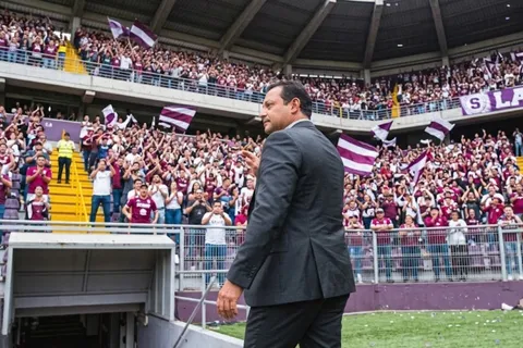 Jeaustin Campos podría regresar a Saprissa.