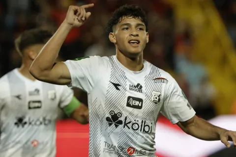Andy Rojas está muy molesto con su situación en Herediano.
