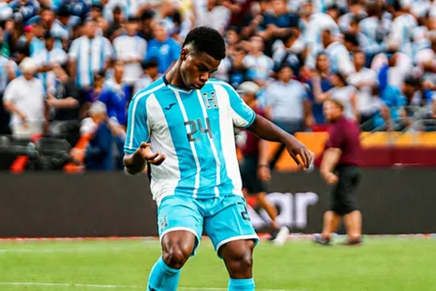 ¿De quién se trata? Keyrol Figueroa reveló el nombre del crack argentino que lo aconseja en secreto