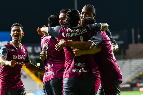 Saprissa podría quedarse sin un futbolista con futuro.