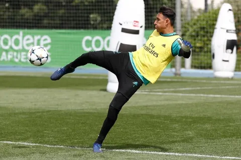 Keylor demuestra que no se rinde en retomar su titularidad