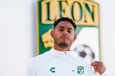 “Abandonar el club”: Ismael Díaz recibe la noticia que nadie esperaba en León a un mes de haber llegado a México