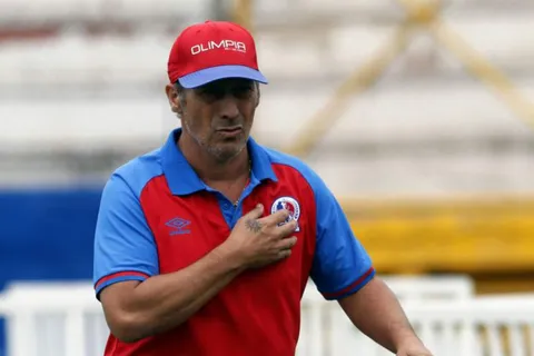 ¡Sigue la polémica en Olimpia! Se revelan los nombres de los jugadores que se habrían peleado con Pedro Troglio