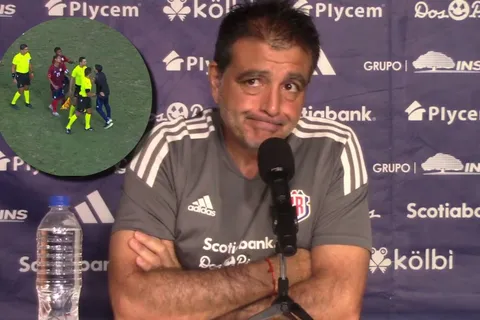 Claudio Vivas en la cornisa por sus decisiones.