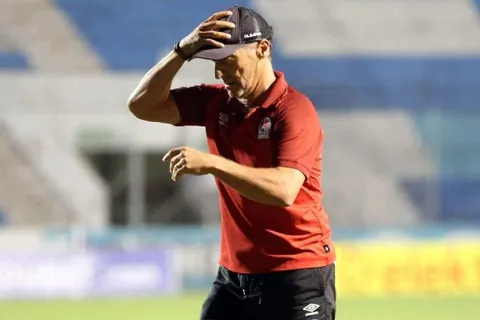 Pedro Troglio recibe mala noticia antes del partido de Olimpia por la Copa Centroamericana