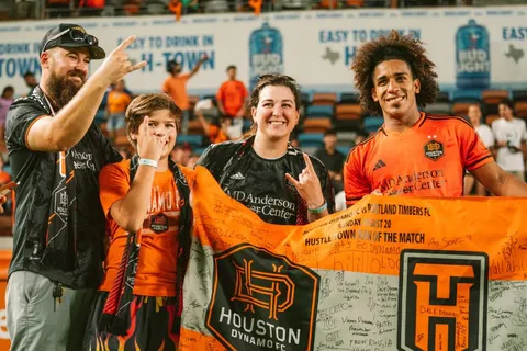 “Le quedó chica la MLS”: así reaccionó el mundo a la asistencia de Carrasquilla