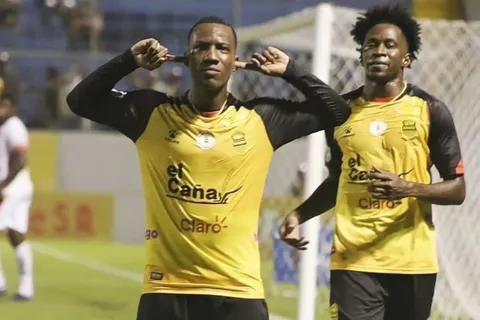 Saprissa anunciaría contratación de atacante hondureño