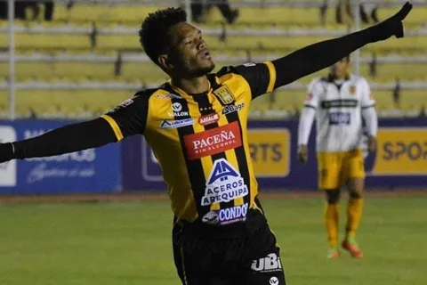 "El Toro" Blackburn sigue embistiendo con The Strongest