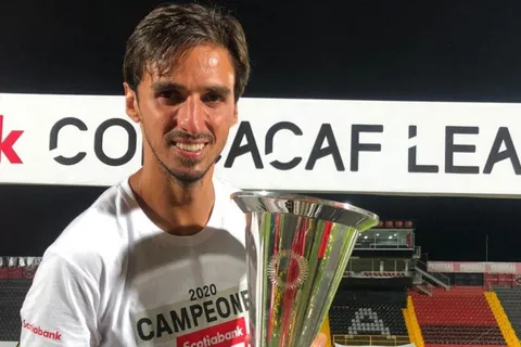 Este viernes podría ser el último juego de Bryan Ruiz a nivel de clubes