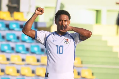 Panamá vence a Curazao, pese al gol en contra, en su visita al Caribe [VIDEO]
