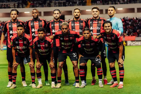 Alineación de Alajuelense ante Puntarenas