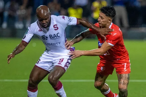 Real Estelí vacila a Saprissa por las redes.