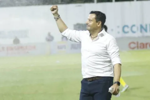 ¡Está en la final! Jeaustin Campos hace historia y además le asegura millones a Real España