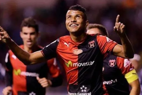 Johan Venegas volverá a jugar con Alajuelense